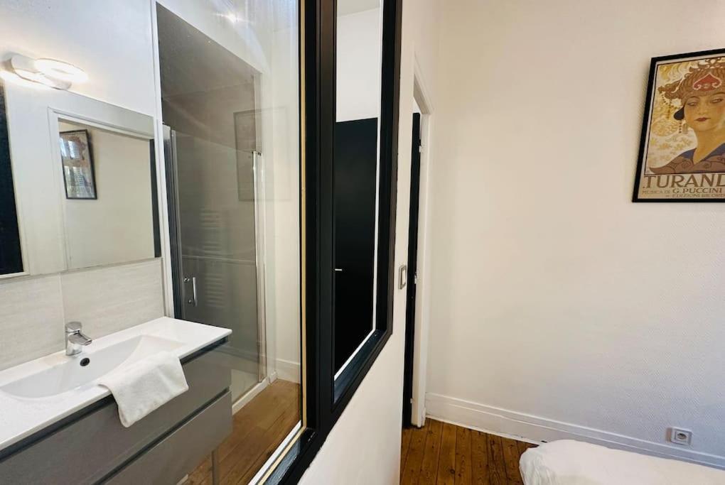 Standing Apartment T2 Near The Train Station And Tours Exteriör bild