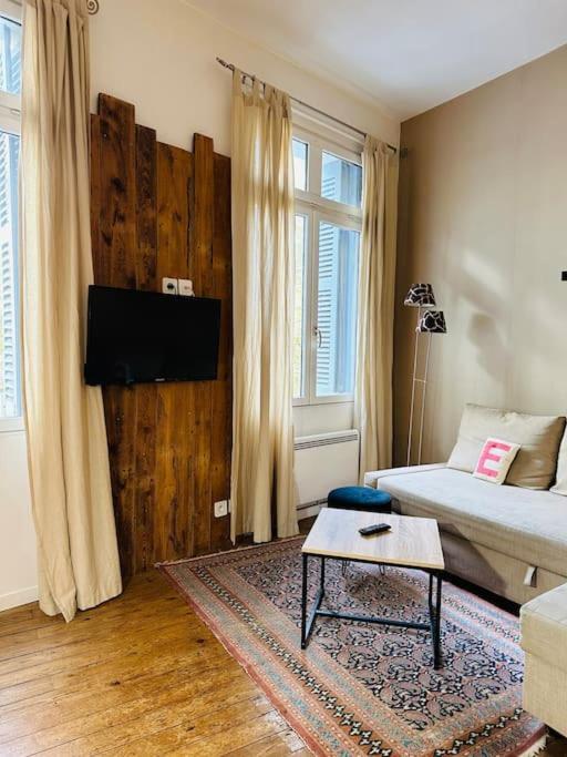 Standing Apartment T2 Near The Train Station And Tours Exteriör bild